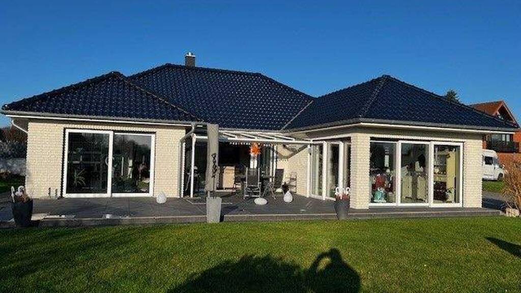 Villa zum Kauf 695.000 € 4 Zimmer 145,7 m² 1.181 m² Grundstück Ahrensbök 23623