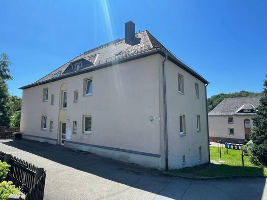 Wohnung zur Miete 352 € 3 Zimmer 64 m² EG frei ab sofort Lugauer Straße 45 Oelsnitz Oelsnitz/Erzgebirge 09376