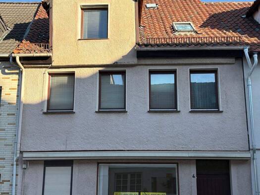 Stadthaus zum Kauf 98.500 € 9 Zimmer 188 m² 188 m² Grundstück frei ab sofort Helmstedt Helmstedt 38350