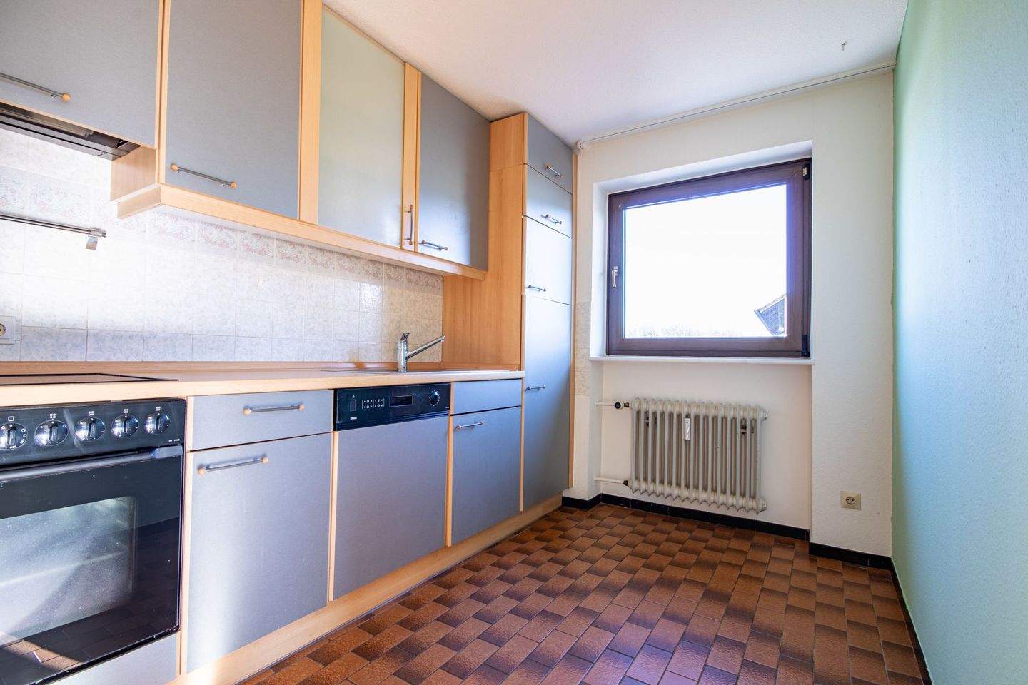 Immobilie in Lauchringen - Endlich Platz für alles - 4,5-Zimmer Wohnung mit Garage für Ihr Wohnmobil oder Boot in Lauchringen - Bild 3