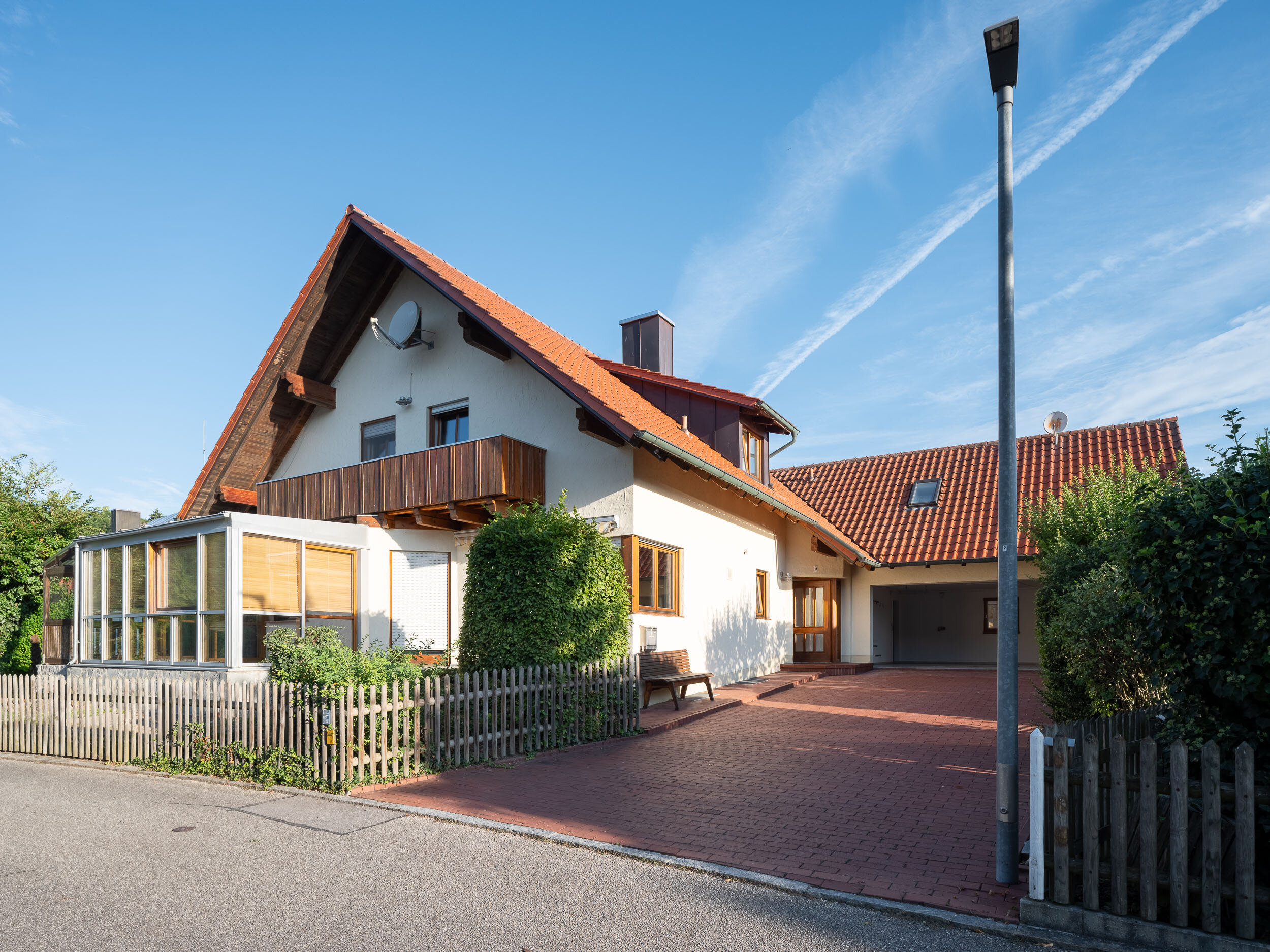 Einfamilienhaus zum Kauf 659.000 € 9 Zimmer 240 m²<br/>Wohnfläche 805 m²<br/>Grundstück ab sofort<br/>Verfügbarkeit Teisbach Dingolfing 84130