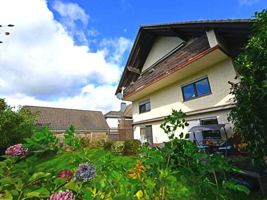 Mehrfamilienhaus zum Kauf als Kapitalanlage geeignet 649.000 € 8 Zimmer 271 m² 768 m² Grundstück Lichtenberg Hennef (Sieg) 53773