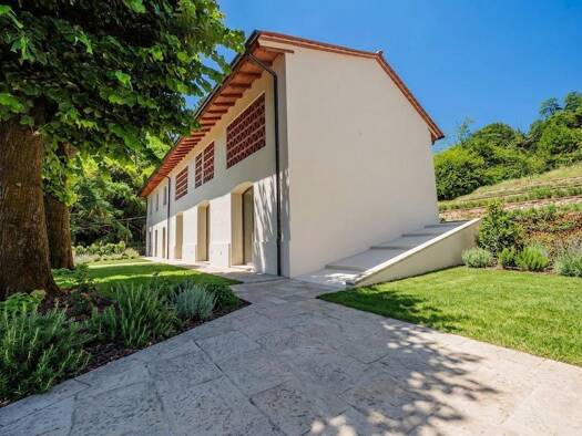 Villa zum Kauf 1.200.000 € 1 Zimmer 400 m² 2.500 m² Grundstück frei ab sofort Camaiore 55041