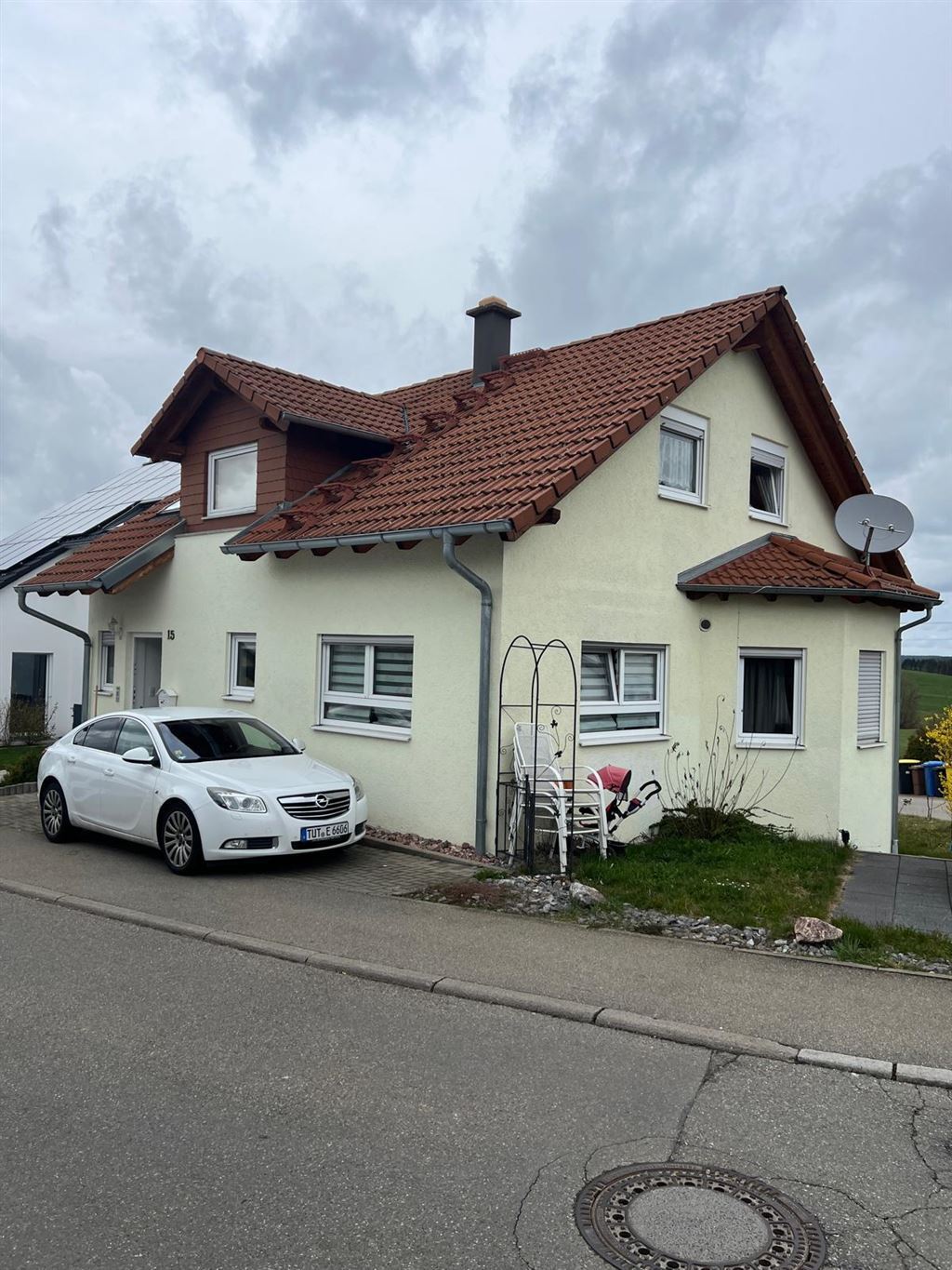 Haus zum Kauf 399.000 € 4 Zimmer 112,4 m²<br/>Wohnfläche 256 m²<br/>Grundstück 31.12.2024<br/>Verfügbarkeit Aldingen Aldingen , Gem Aldingen 78554