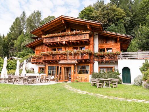 Einfamilienhaus zum Kauf 17 Zimmer 450 m² 1.500 m² Grundstück frei ab sofort Località Fogajard 36 Pinzolo 38086