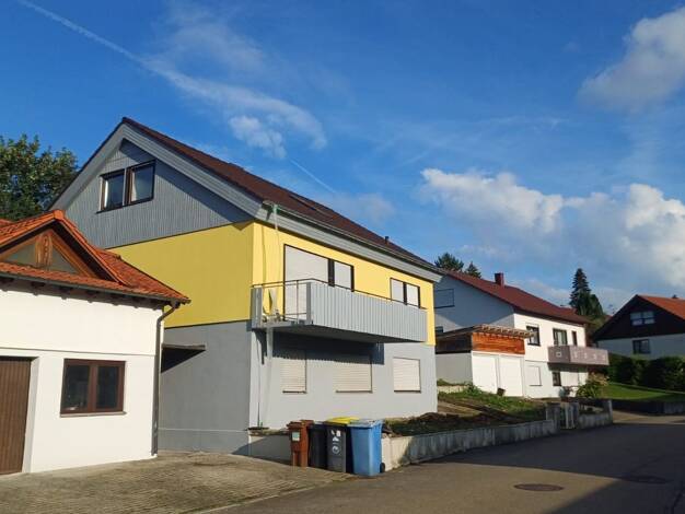 Mehrfamilienhaus zum Kauf provisionsfrei 495.000 € 9 Zimmer 203 m² 610 m² Grundstück frei ab sofort Mörikestraße 26 Wehingen 78564