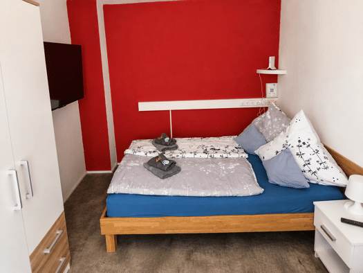 Wohnung zur Miete 350 € 1 Zimmer 45 m² Geschoss 1/2 frei ab sofort Hallstadt Hallstadt 96103