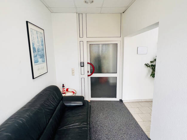 Bürofläche zur Miete 752 € 3 Zimmer 94 m² Bürofläche Waiblingen Waiblingen 71332