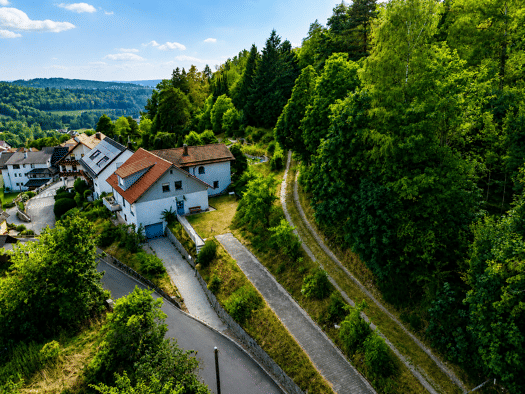 Mehrfamilienhaus zum Kauf 224.900 € 10 Zimmer 210 m² 1.044 m² Grundstück Burgweg 7 Flossenbürg Flossenbürg 92696