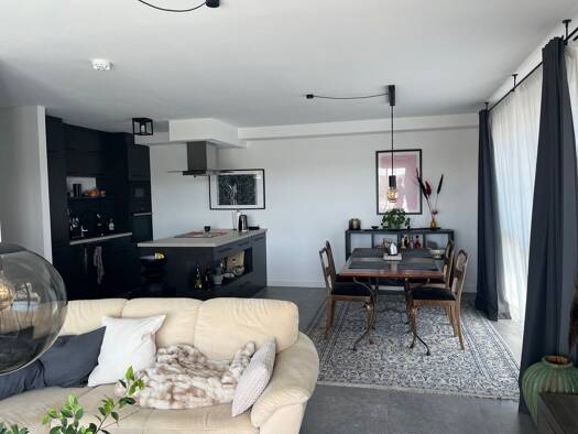 Wohnung zur Miete 857 € 1 Zimmer 77 m² Geschoss 2/4 frei ab 01.02.2026 Gerbrunn 97218