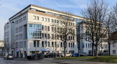 Wohnung zur Miete 850 € 3 Zimmer 95,2 m² 1. Geschoss frei ab 01.10.2025 Planungsbezirk 107 Straubing 94315