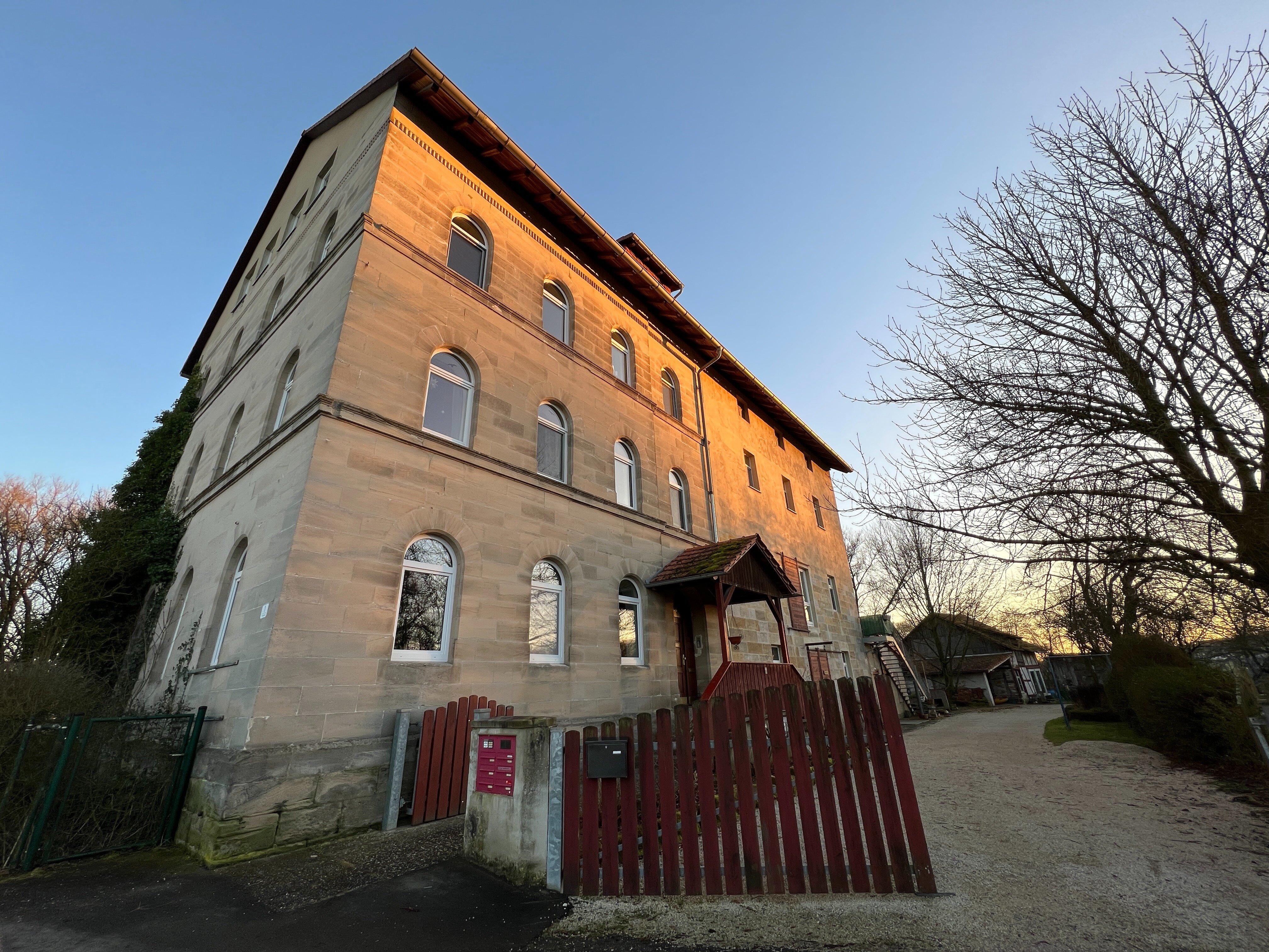 Mehrfamilienhaus zum Kauf 450.000 € 11 Zimmer 331 m²<br/>Wohnfläche 2.534 m²<br/>Grundstück Erlesmühle Großheirath 96269