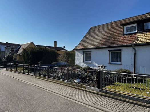 Doppelhaushälfte zum Kauf 160.000 € 4 Zimmer 66,7 m² 840 m² Grundstück Großlehna Markranstädt 04420