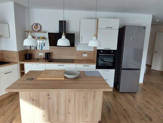 Wohnung zur Miete 1.300 € 3 Zimmer 94 m² frei ab sofort Südstadt Rostock 18059