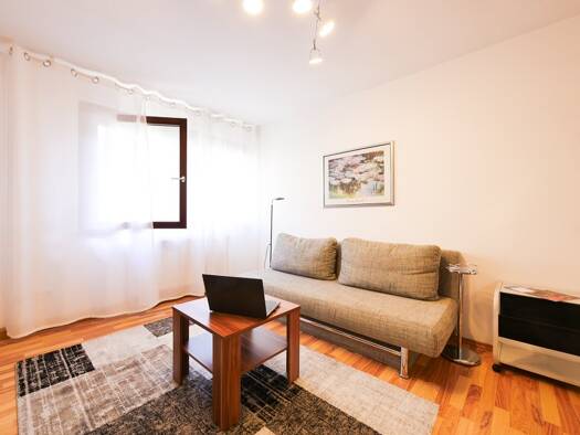 Wohnung zur Miete 1.190 € 2 Zimmer 40 m² 1. Geschoss frei ab sofort Elbestraße Münster Stuttgart 70376