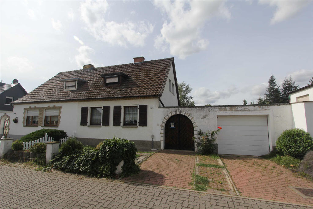 Einfamilienhaus zum Kauf 79.000 € 6 Zimmer 139 m²<br/>Wohnfläche 878 m²<br/>Grundstück Zörbig Zörbig 06780