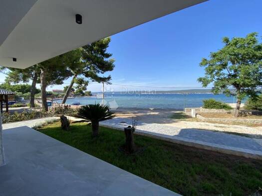 Einfamilienhaus zum Kauf 1.300.000 € 12 Zimmer 318 m² Pašman Pašman 23212