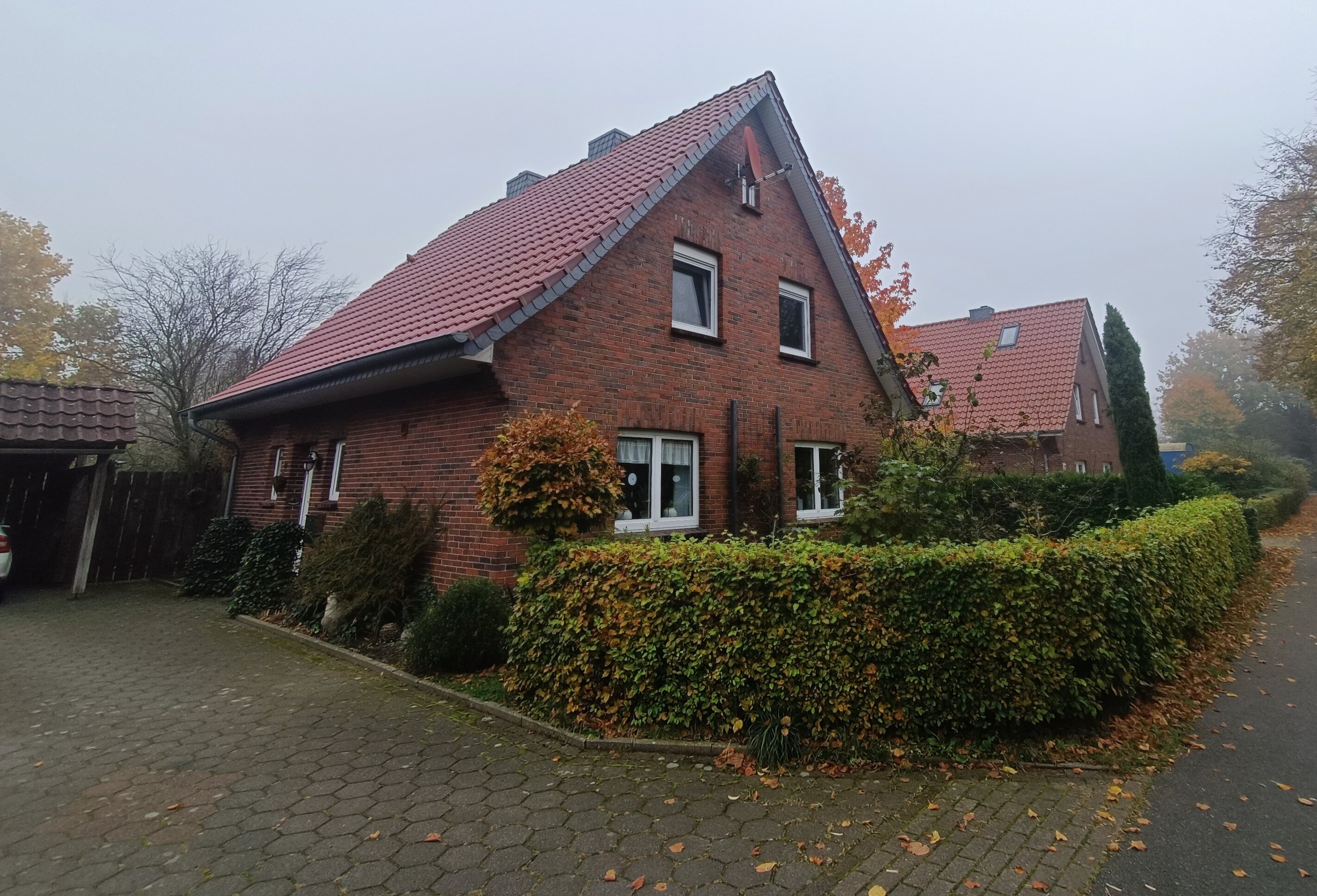 Einfamilienhaus zum Kauf 270.000 € 4 Zimmer 100 m²<br/>Wohnfläche 834 m²<br/>Grundstück Neuenburg Zetel 26340