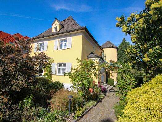 Einfamilienhaus zum Kauf provisionsfrei 698.000 € 9 Zimmer 305 m² 1.050 m² Grundstück Coswig 01640