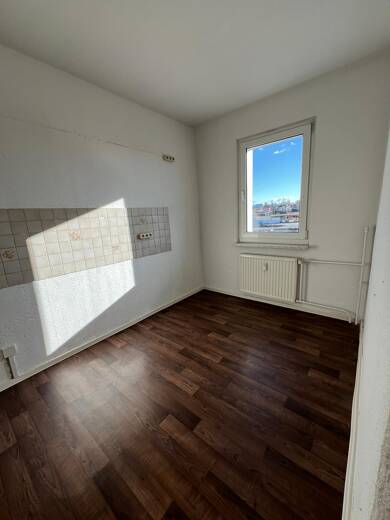 Wohnung zur Miete 530 € 4 Zimmer 95,7 m² Dachgeschoss, 5. Geschoss frei ab sofort Zeitz Zeitz 06712