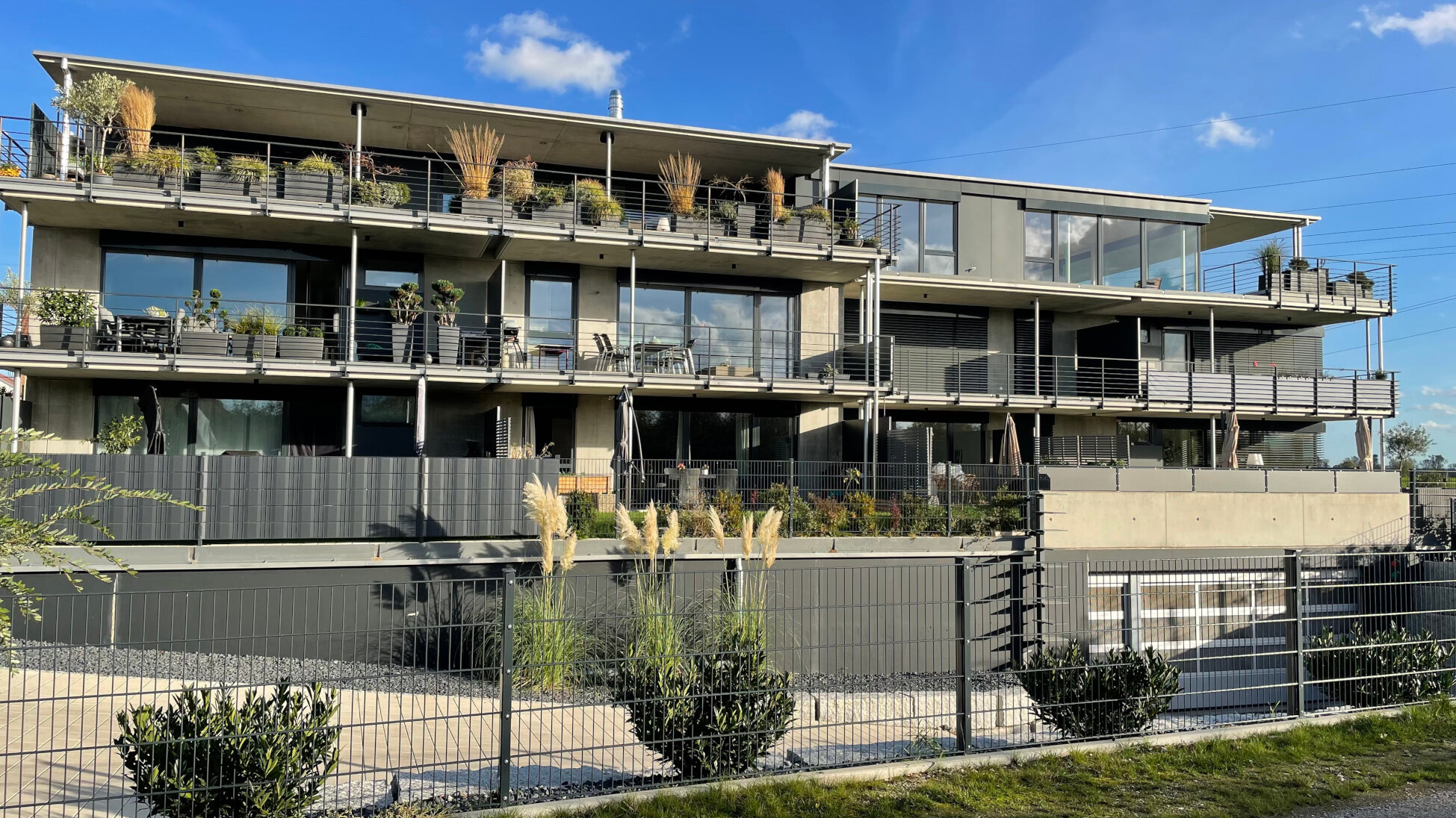 Terrassenwohnung zur Miete 1.380 € 3 Zimmer 113 m²<br/>Wohnfläche EG<br/>Geschoss 15.02.2025<br/>Verfügbarkeit Langenau Langenau 89129