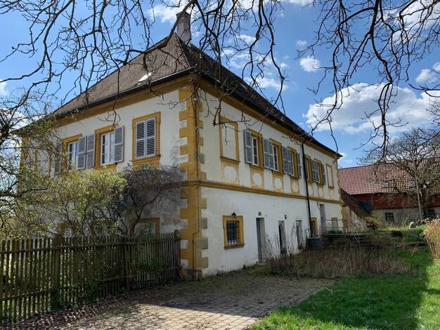 Mehrfamilienhaus zum Kauf provisionsfrei 338 m² 2.250 m² Grundstück frei ab sofort Erlenstraße 4 Weyer Gochsheim 97469