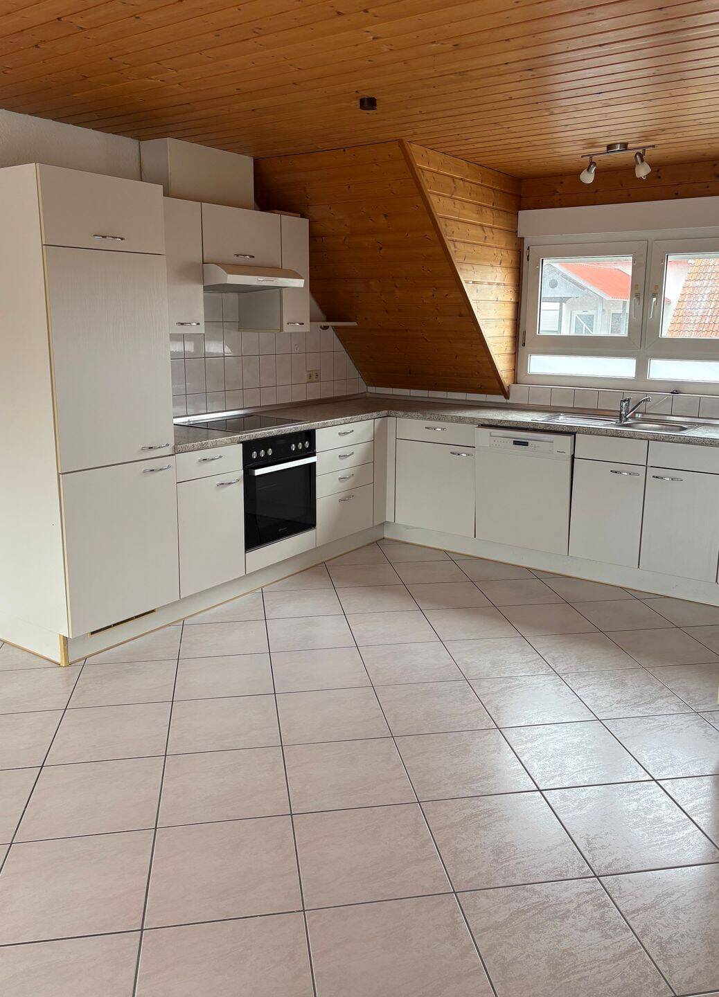 Immobilie in Neuenburg am Rhein - 3-Zimmer-Wohnung & 2 Stellplätze - Bild 1