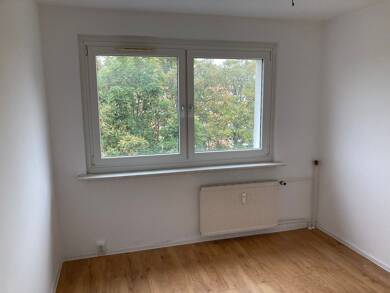 Wohnung zur Miete 314 € 3 Zimmer 57 m² 5. Geschoss Brahmsbogen 23 Südliche Neustadt Halle (Saale) 06124