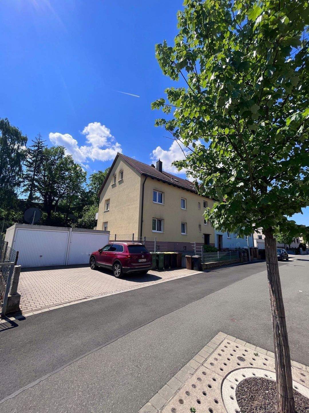 Immobilie in Veitsbronn - 3-Familienhaus + Baugrundstück | voll vermietet | Veitsbronn bei Nürnberg - Bild 0