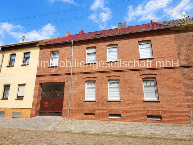 Mehrfamilienhaus zum Kauf 175.000 € 6 Zimmer 138 m² 726 m² Grundstück Alten Dessau-Roßlau 06847