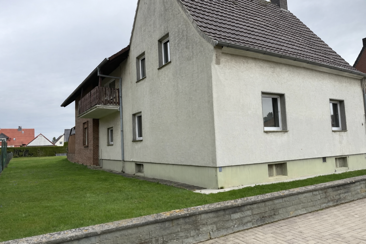 Immobilie in Lippetal - Großzügiges Zweifamilienhaus mit weitläufigem Garten - Bild 0