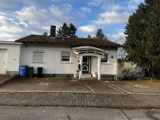 Einfamilienhaus zum Kauf provisionsfrei 276.000 € 6 Zimmer 227 m² 1.338 m² Grundstück Vielbrunn Michelstadt 64720
