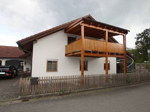 Wohnung zur Miete 750 € 4 Zimmer 110 m² 1. Geschoss frei ab 01.12.2025 Rattiszell 94372