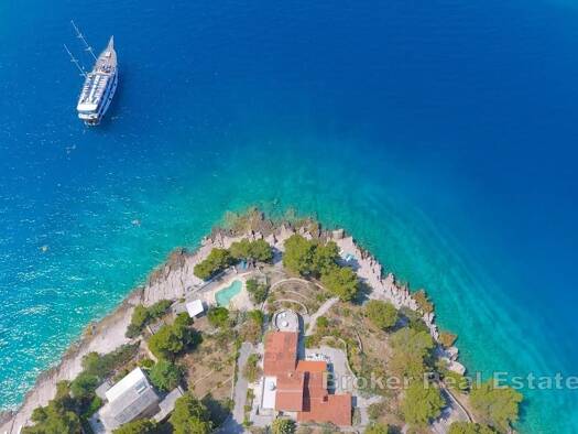 Villa zum Kauf 5 Zimmer 300 m² 2.700 m² Grundstück Split 21400