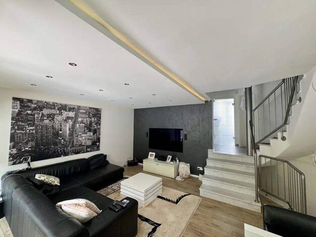 Reihenmittelhaus zum Kauf 725.000 € 5 Zimmer 123 m² 115 m² Grundstück Köppern Friedrichsdorf 61381