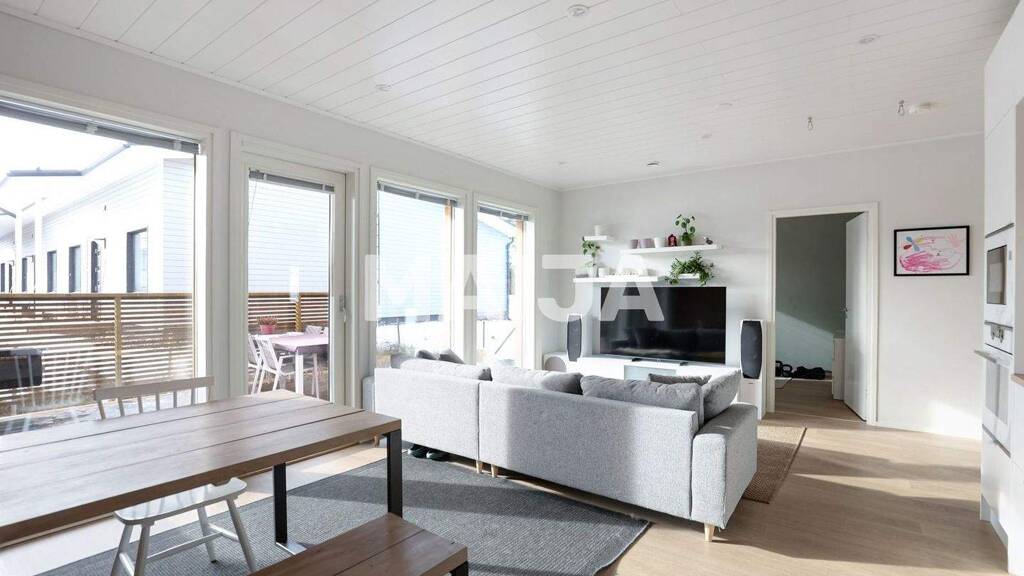 Reihenmittelhaus zum Kauf 257.000 € 4 Zimmer 80,9 m² 1.994 m² Grundstück Liekkikuja 10 Vaasa 65300