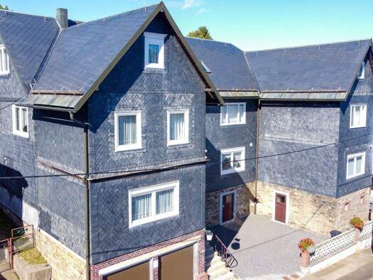 Haus zum Kauf 194.800 € 22 Zimmer 406 m² 2.078 m² Grundstück frei ab sofort Neuhaus Neuhaus am Rennweg 98724