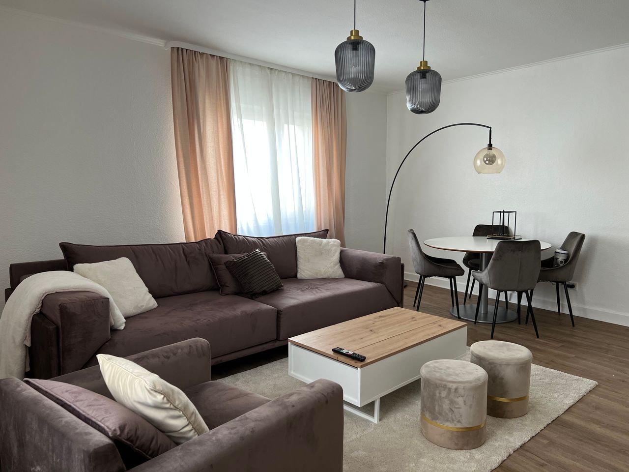 Wohnung zur Miete 700 € 2 Zimmer 60 m²<br/>Wohnfläche ab sofort<br/>Verfügbarkeit Görresstraße Josephsplatz München 80798