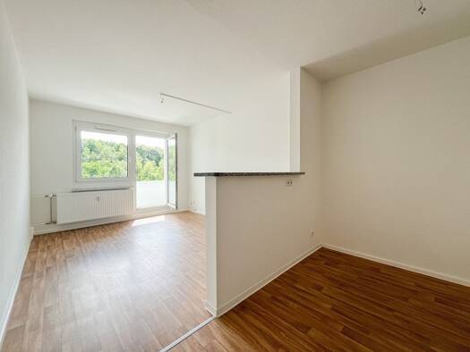 Wohnung zur Miete 430 € 5 Zimmer 84 m² 5. Geschoss Dr.-Salvador-Allende-Straße 254 Kappel Kappel 09119