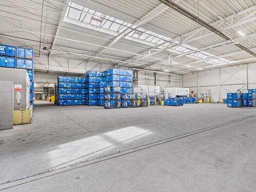 Lagerhalle zur Miete 2.700 m² Lagerfläche teilbar von 2.700 m² bis 2.700 m² Waldau Kassel 34123