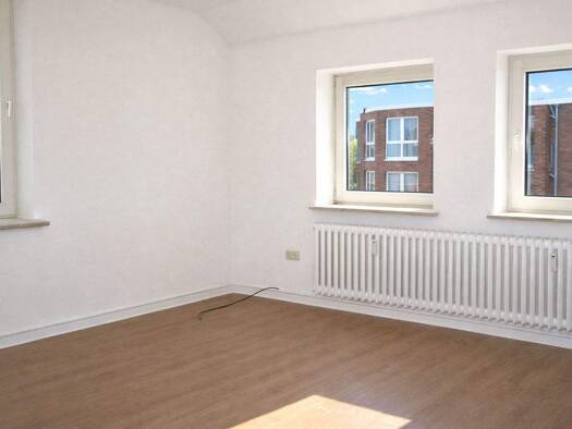 Studio zur Miete 1.100 € 4 Zimmer 92 m² frei ab 01.04.2026 Kirchhofallee 52 Südfriedhof Kiel 24114