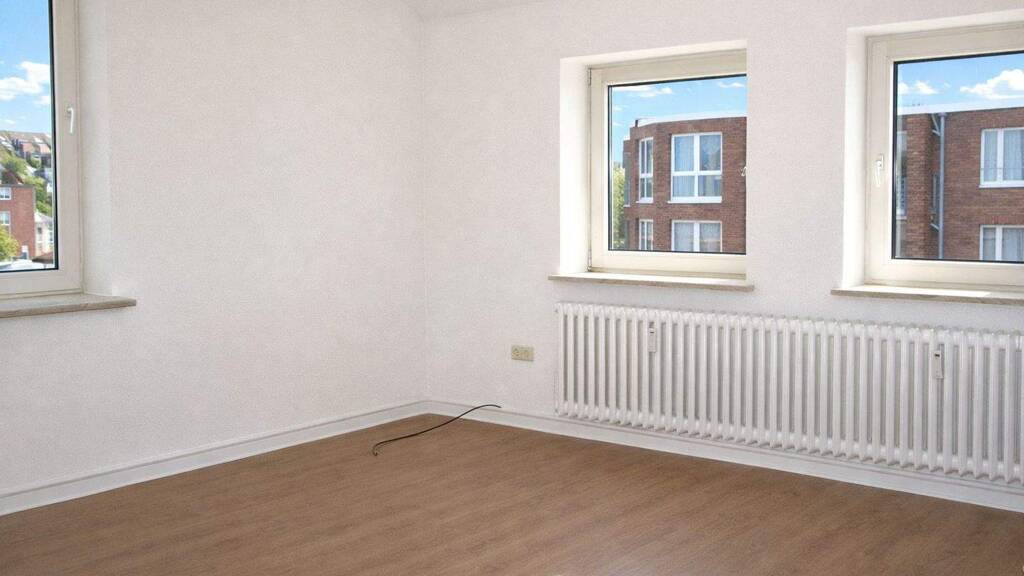 Studio zur Miete 1.100 € 4 Zimmer 92 m² frei ab 01.04.2026 Kirchhofallee 52 Südfriedhof Kiel 24114