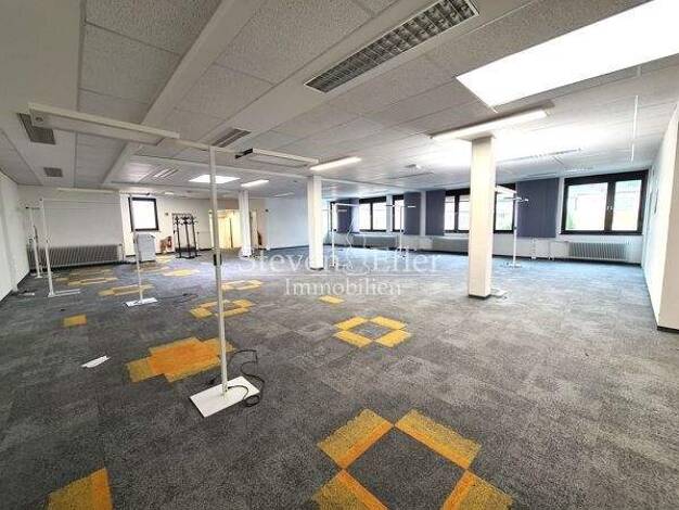 Bürofläche zur Miete 8,50 € 1.170 m² Bürofläche teilbar von 265 m² bis 1.170 m² Gleißbühl Nürnberg 90402