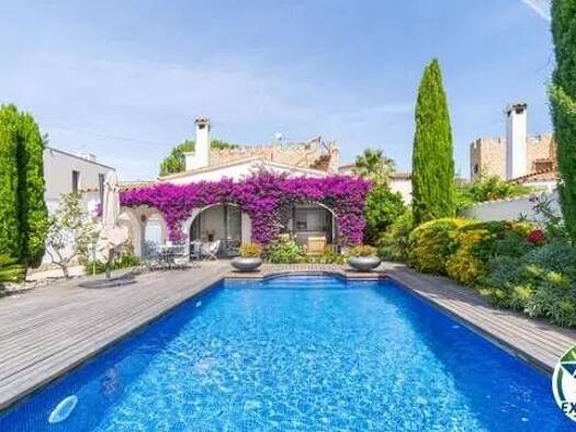 Chalet zum Kauf 569.000 € 4 Zimmer 140 m² Calle Pení, 153 Castelló d'Empúries 17487