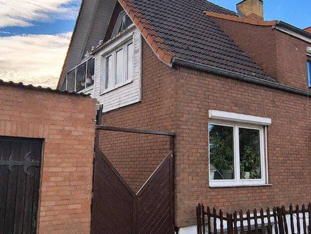 Mehrfamilienhaus zum Kauf provisionsfrei 487.000 € 8 Zimmer 221 m² 400 m² Grundstück Tribseer Siedlung Stralsund 18437