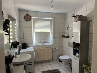 Wohnung zur Miete 625 € 3 Zimmer 76 m² frei ab 01.10.2025 Leer 26789