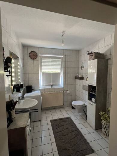 Wohnung zur Miete 575 € 3 Zimmer 76 m² frei ab 01.10.2025 Leer 26789