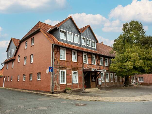 Haus zum Kauf 399.000 € 8 Zimmer 182 m² 1.309 m² Grundstück Groß Lafferde 31246