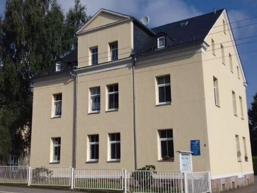 Wohnung zur Miete 263 € 2 Zimmer 58,7 m² EG frei ab sofort Waldenburger Straße 8 Limbach-Oberfrohna 09212