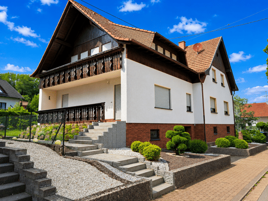 Einfamilienhaus zum Kauf 365.000 € 8 Zimmer 225 m² 714 m² Grundstück frei ab sofort Wahlen Losheim am See 66679